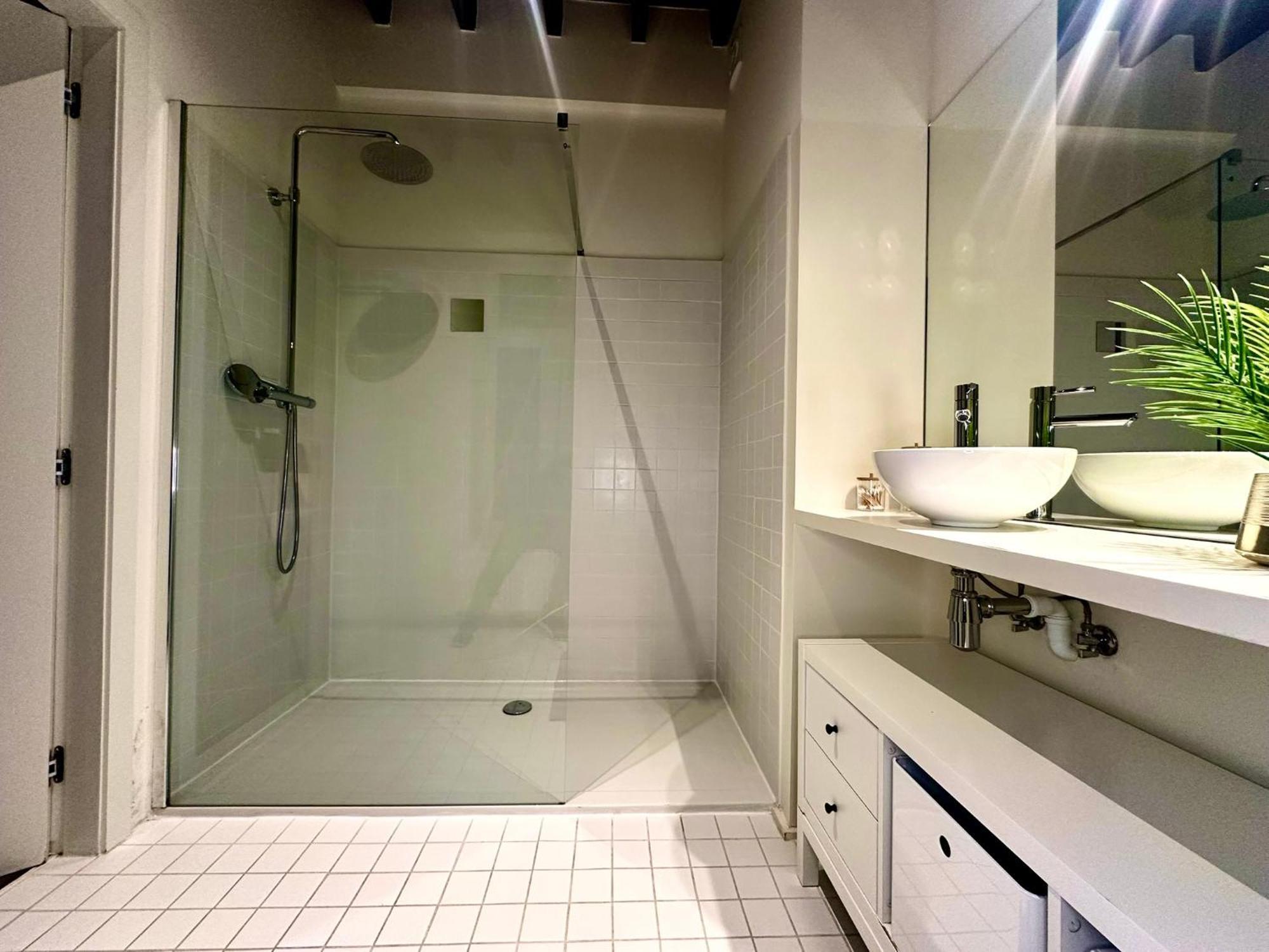 Luxury Suites Princess By Rikas Hotels 安特卫普 外观 照片