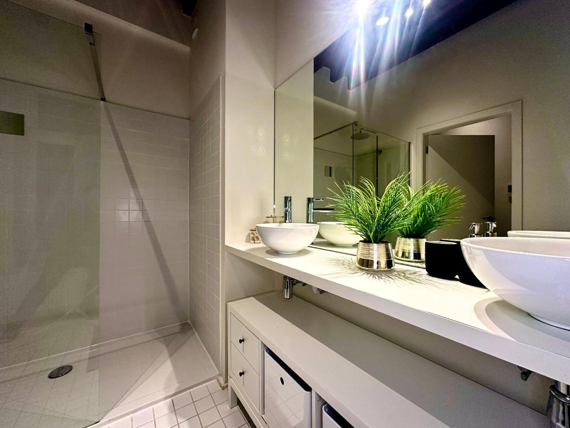 Luxury Suites Princess By Rikas Hotels 安特卫普 外观 照片