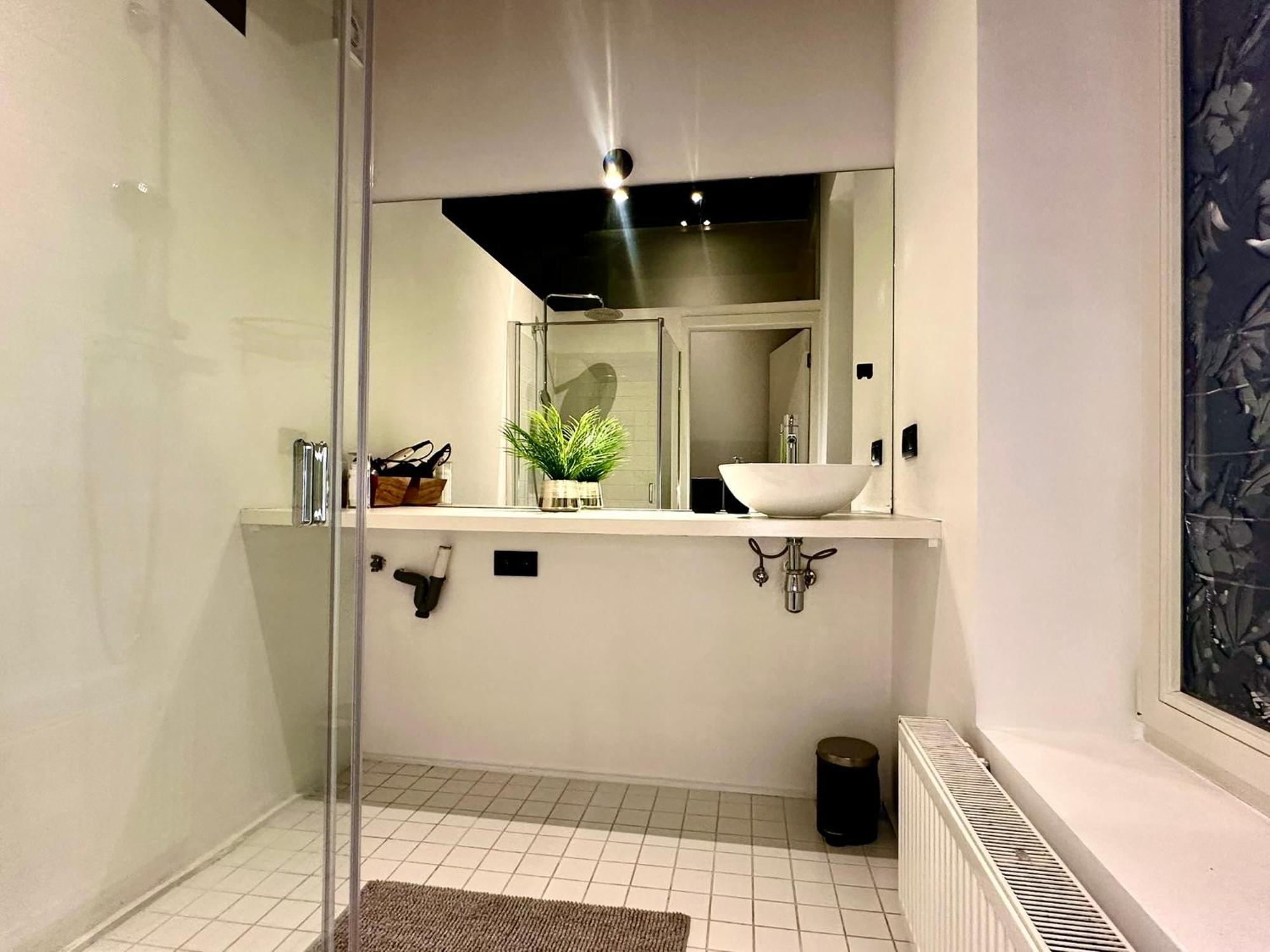 Luxury Suites Princess By Rikas Hotels 安特卫普 外观 照片